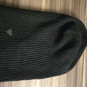 GUESS Black Ribbed Knit Beanie